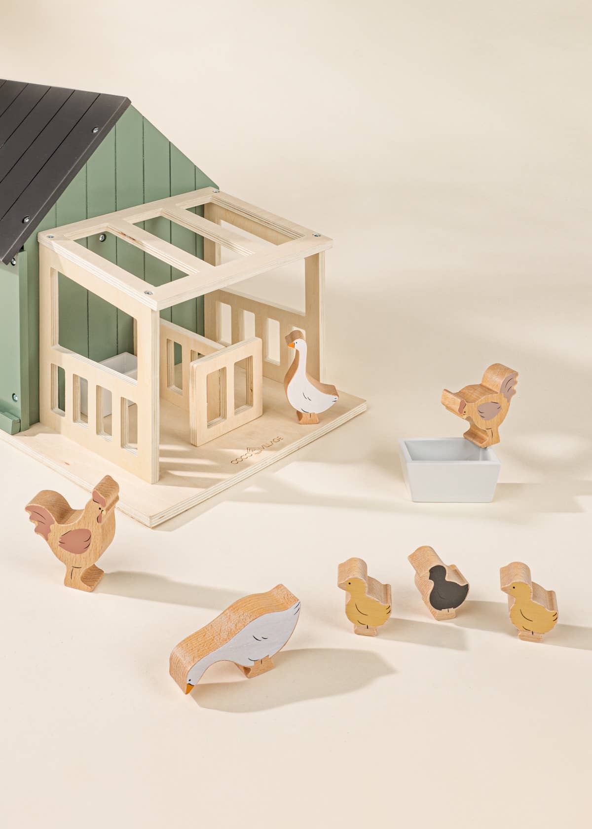 Set of 6 Barnyard Animals on Wooden Plate