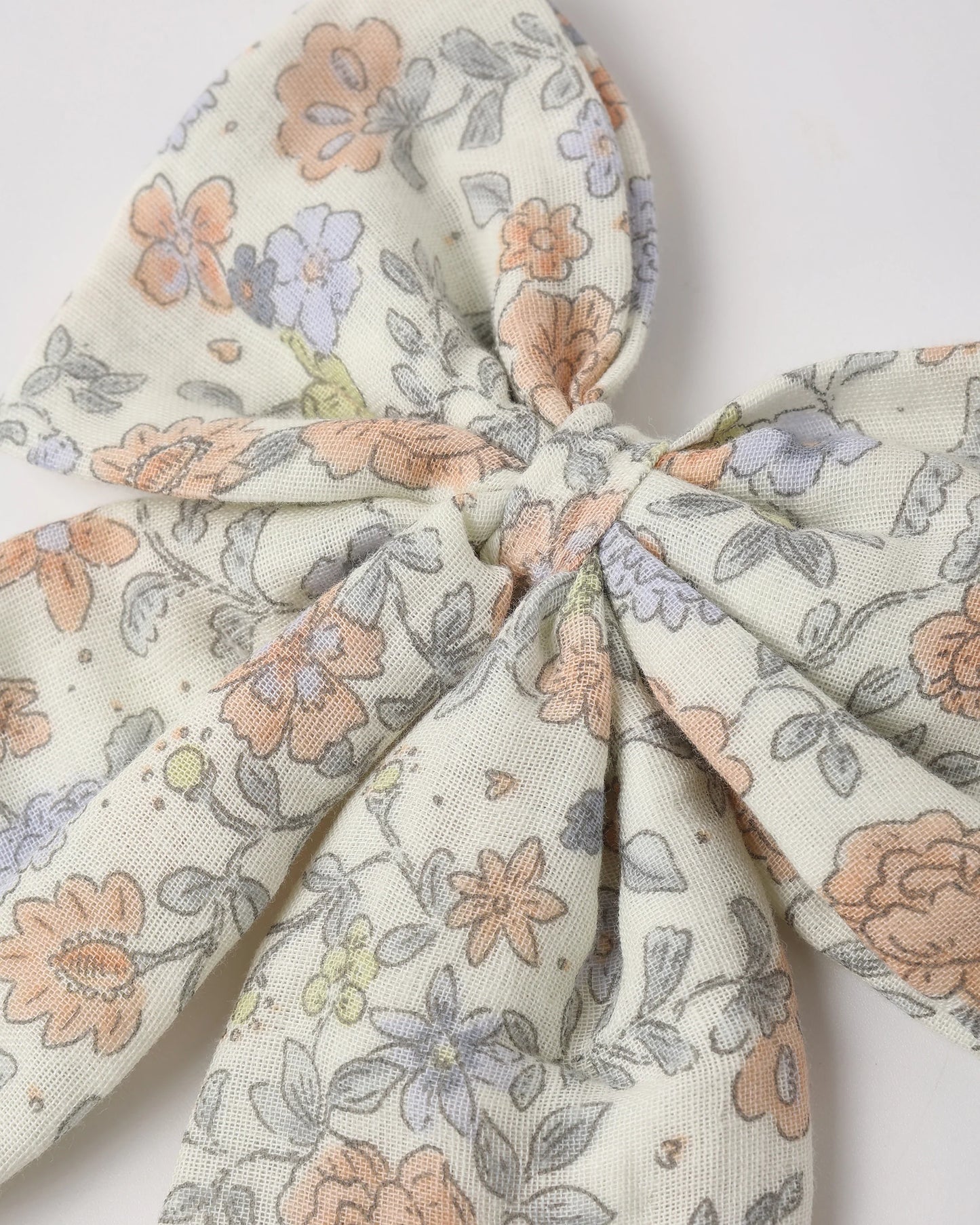 Oversized Bow Bloom