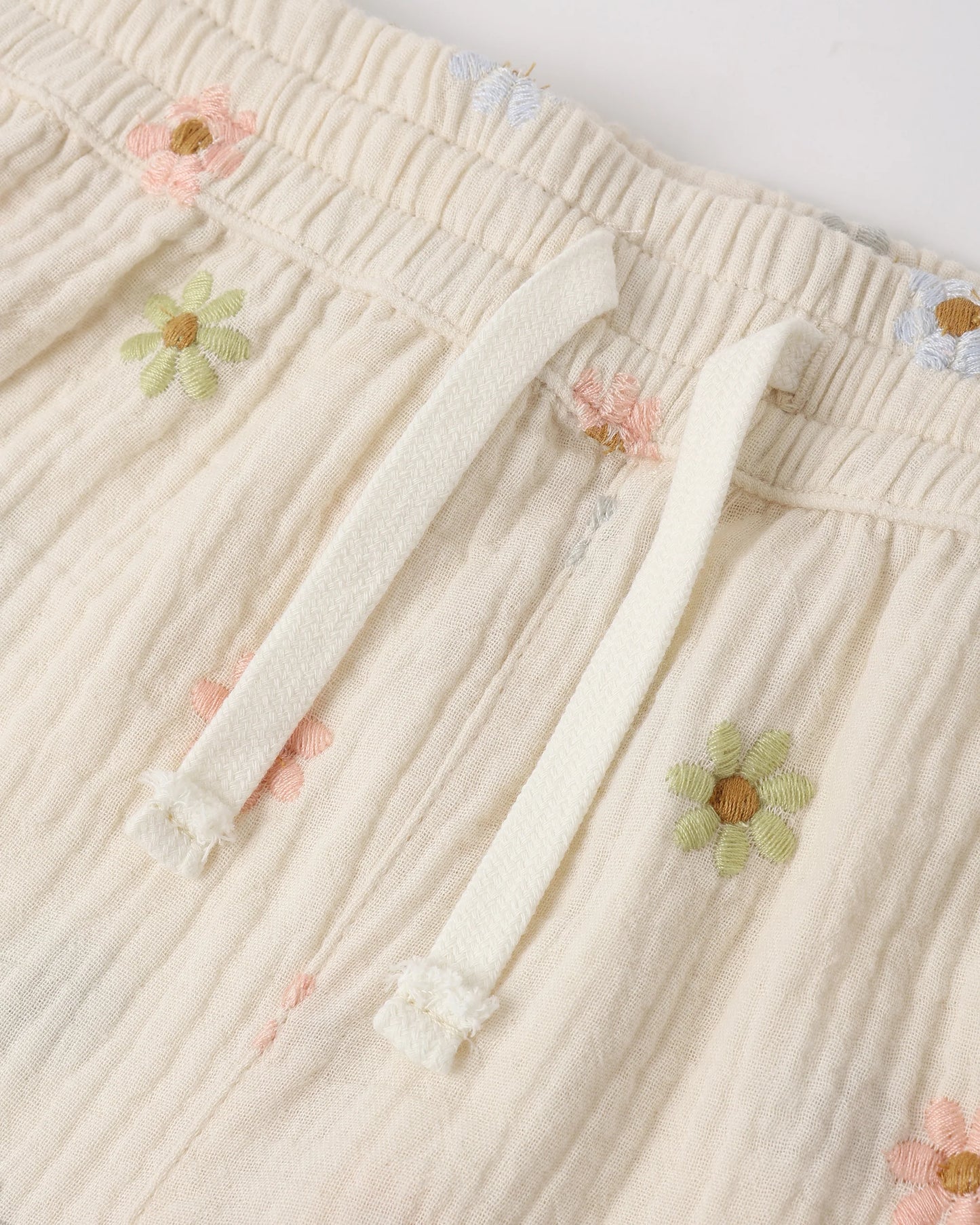 Kayli Set Embroidered Daisies
