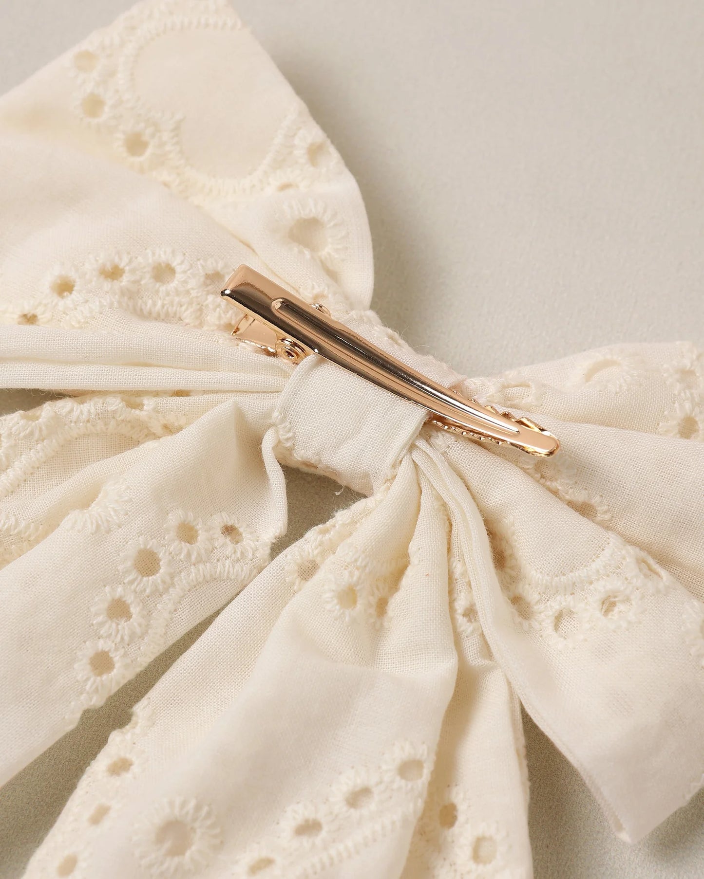 Everly Bow Ivory