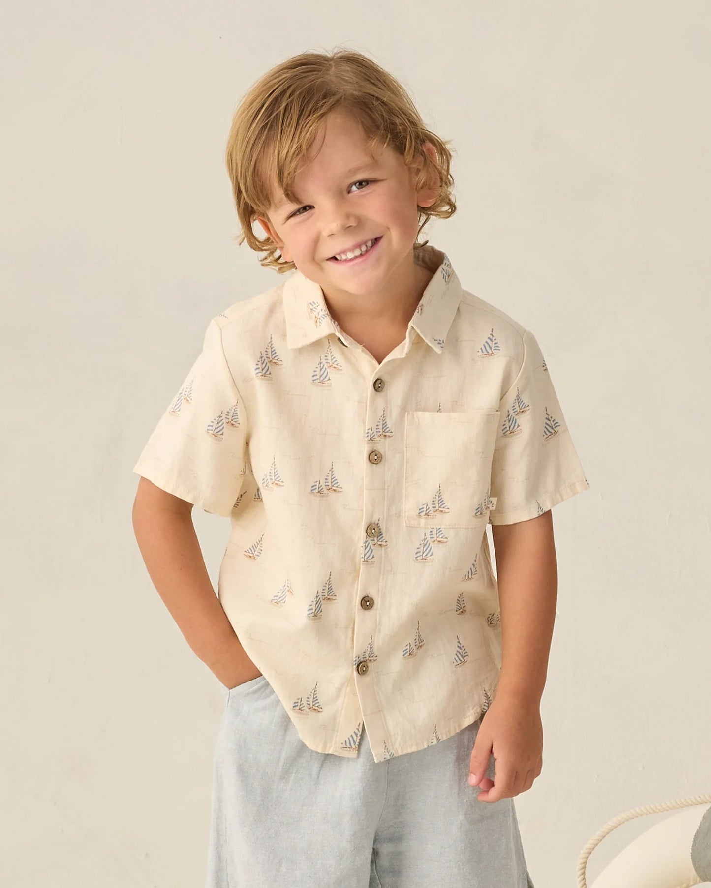 Collared Short Sleeve Shirt Sail + Perry Short Heathered Light Blue