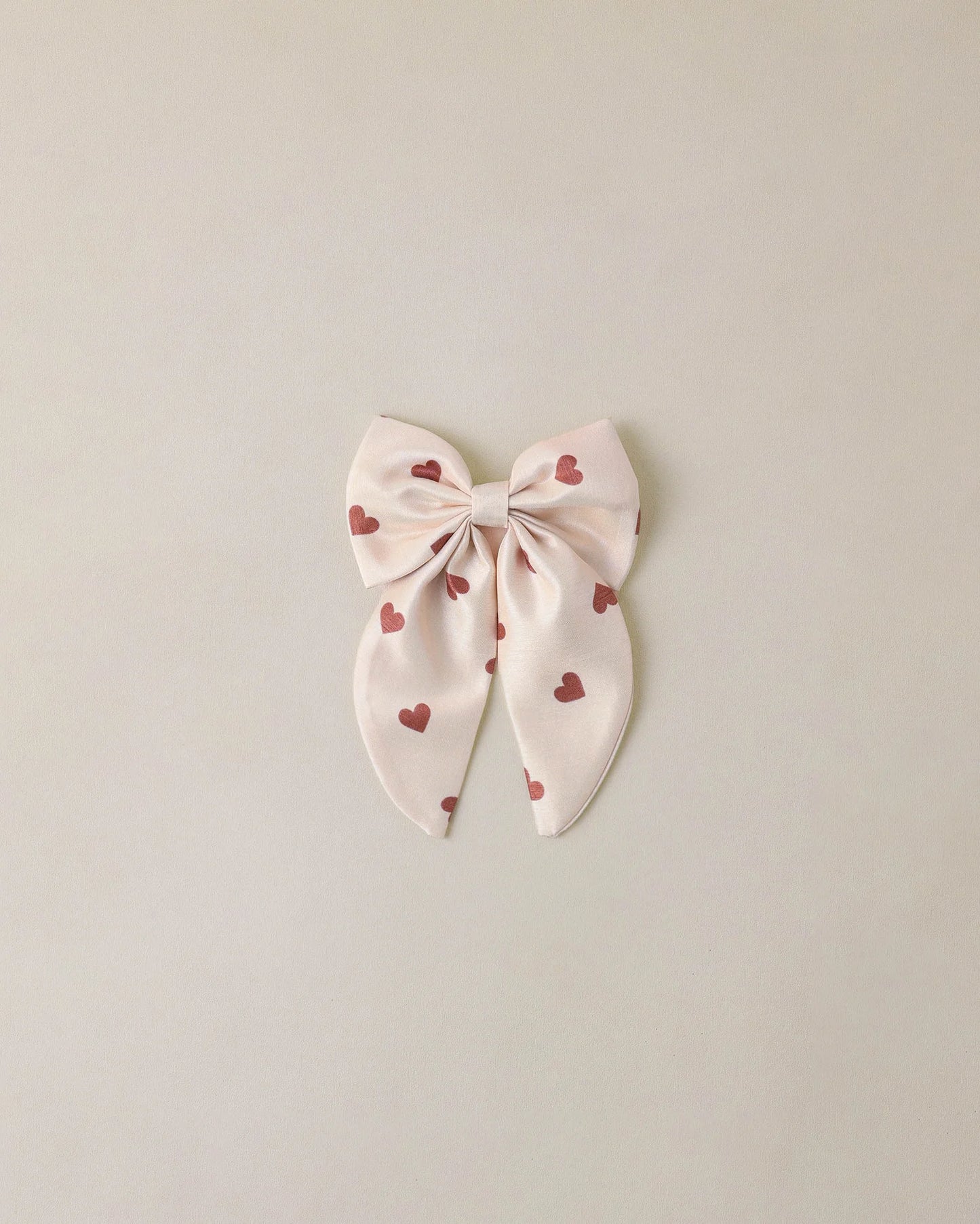 Everly Bow | Red Hearts