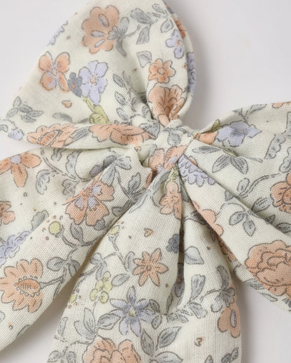 Oversized Bow Bloom