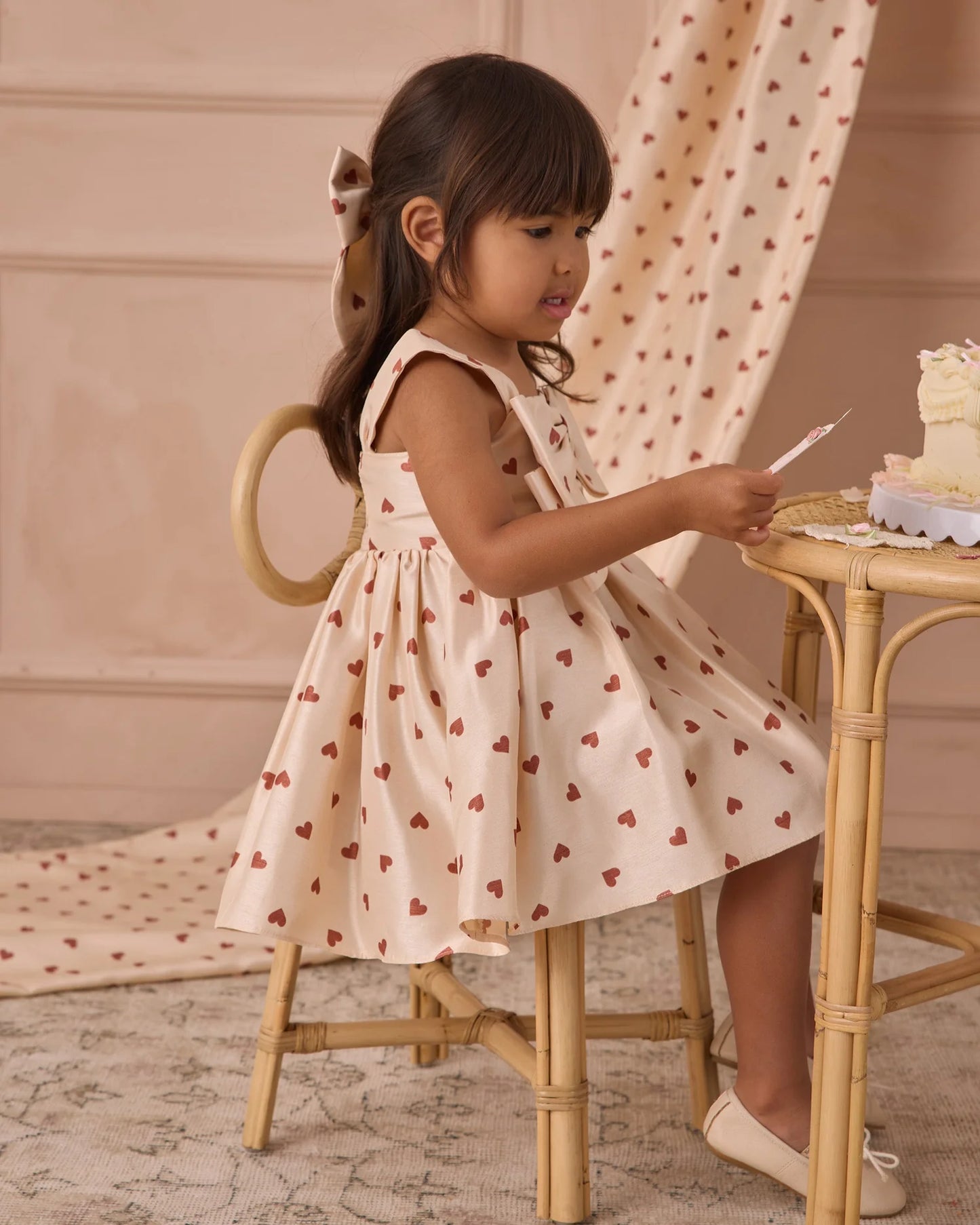 Everly Bow | Red Hearts