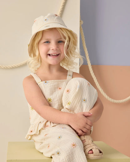 Bucket Hat Embroidered Daisies