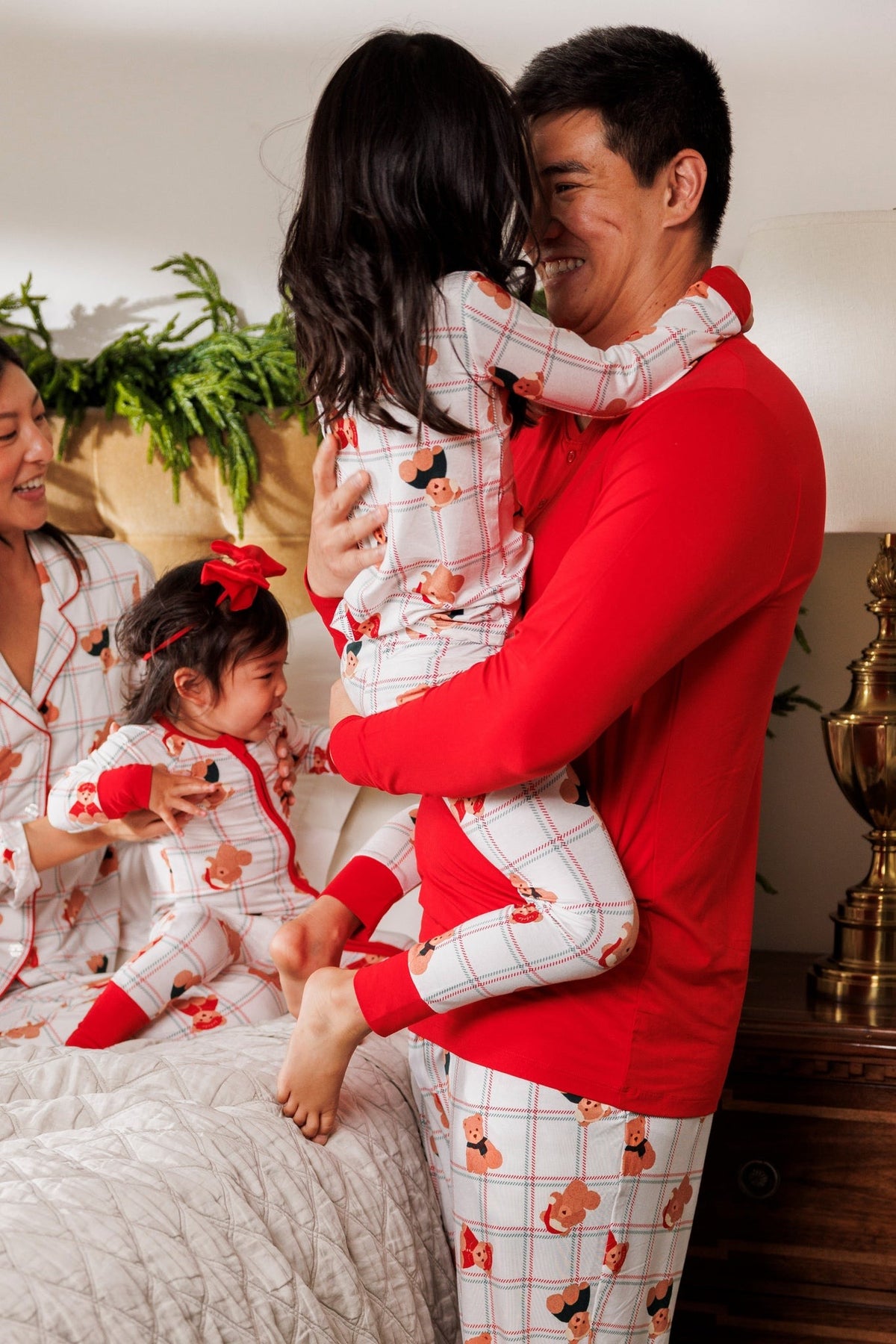 Cozy Christmas Bears Men's Top + Jogger